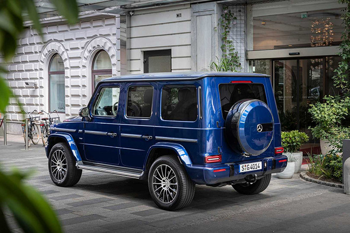 Hãng xe sang Mercedes-Benz cũng cho biết vào mùa hè năm 2017, chiếc G-Class thứ 300.000 đã lăn bánh ra khỏi dây chuyền lắp ráp tại nhà máy ở Áo, đấy là là một chiếc G500 màu xanh kim loại, nó đã đánh dấu một cột mốc không thể nào quên sau 38 năm sản xuất.
