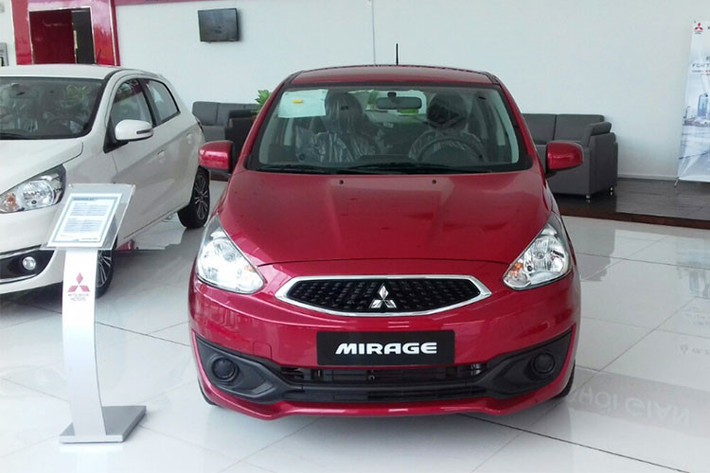 Đáng tiếc, hãng xe Mitsubishi tại Việt Nam hiện chỉ áp dụng chương trình giảm giá dành cho phiên bản số sàn MT, các phiên bản còn lại vẫn được giữ nguyên giá bán như cũ. Cụ thể, Mitsubishi Mirage CVT có giá 475 triệu đồng và Mitsubishi Mirage CVT Eco giá 450 triệu đồng.
