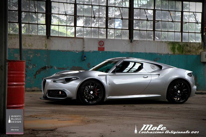 Hãng độ Mole Automobiles đã không tiết lộ về thông số kỹ thuật của Alfa Romeo 4C và rất có thể động cơ 4 xy-lanh thẳng hàng vẫn được giữ nguyên với công suất tối đa là 237 mã lực.