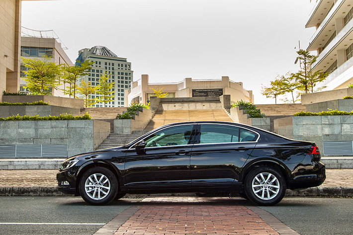 Với thành công này, Volkswagen Việt Nam quyết định tung ra Passat BlueMotion Comfort 2018, phiên bản mới của của mẫu sedan hạng D này được kỳ vọng sẽ mang đến cho người dùng Việt Nam lựa chọn mới.