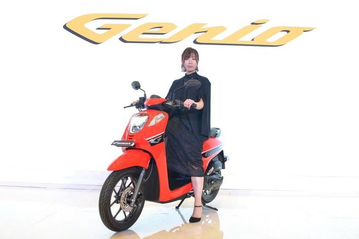 Tại thị trường Indonesia, giá xe Honda Genio 110 CBS có giá khởi điểm là 17,2 triệu Rp (tương đương khoảng 28,3 triệu đồng), còn phiên bản Genio 110 CBS-ISS có giá khởi điểm là 17,7 triệu Rp (khoảng 29,1 triệu đồng).
