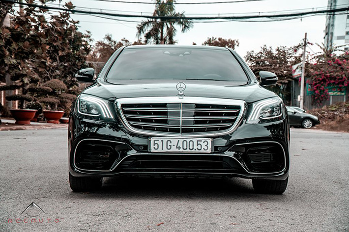 Điều đáng nói là giá độ xe Mercedes-Benz S400 cũ đời 2014 lên S63 AMG 2019 này chỉ ở mức 337 triệu đồng, đây thực sự là một con số rất "mềm" đối với việc nâng cấp một chiếc xe sang đắt tiền như S-Class.