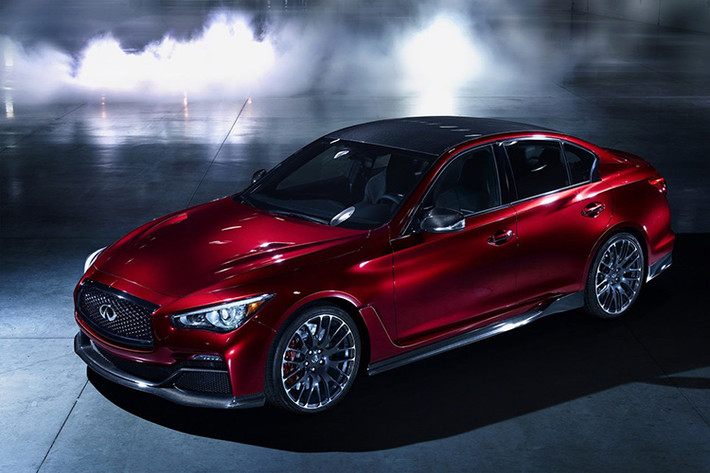 Theo chủ tịch Nissan, ông Roland Kruger đã bật mí rằng dự án Infiniti Eau Rouge sẽ được hồi sinh nhưng ông chưa đưa ra một thời điểm cụ thể vì Infiniti cần tập trung vào những mẫu xe quan trọng hơn như Q30 và Q60.