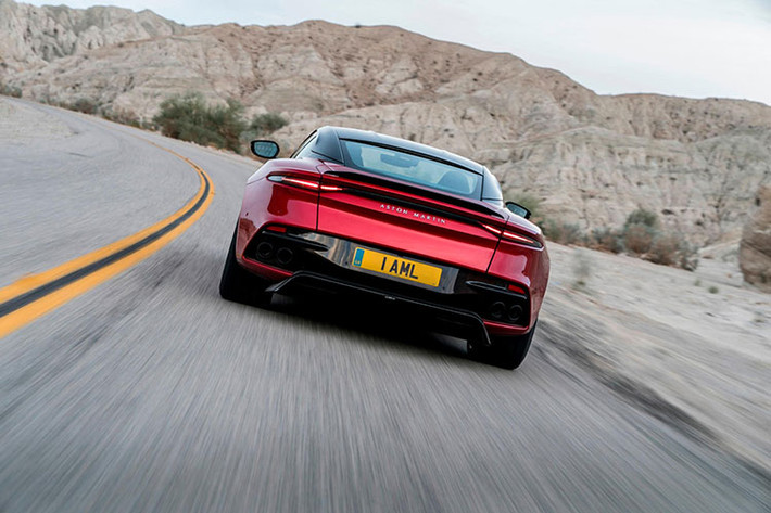 Đáng tiếc là đại lý Aston Martin Việt Nam không đưa ra thời gian cụ thể từ lúc đặt hàng đến khi chiếc siêu xe Aston Martin DBS Superleggera 2019 có mặt ở dải đất hình chữ S là bao nhiêu tháng. Ngoài ra, mức giá tiêu chuẩn cho Aston Martin DBS Superleggera 2019 ở Việt Nam cũng không được hé lộ.