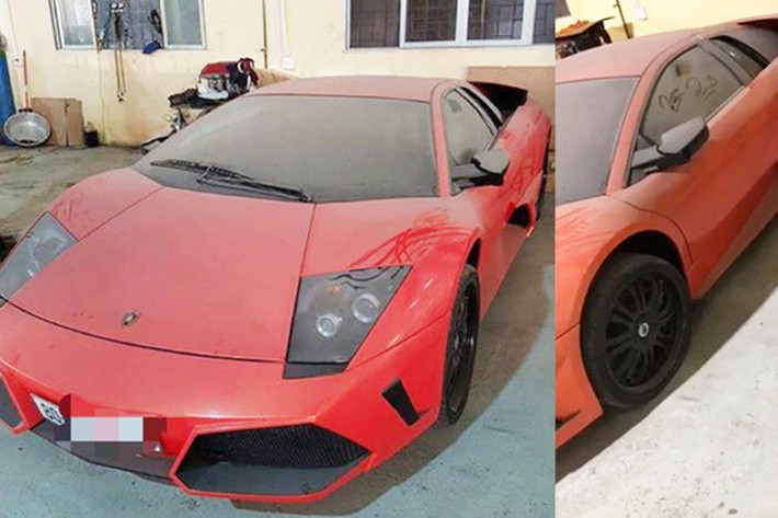 Hình ảnh về chiếc siêu xe Lamborghini Murcielago xuất hiện trong một bãi gửi xe tại Hà Nội với ngoại thất dính bụi dày đặc đang thu hút sự chú ý của những người yêu xe. Hiện chưa rõ lý do vì sao "siêu bò" này bị "bỏ quên" tại đây, tuy nhiên lý lịch của siêu xe này lại khá nổi tiếng.