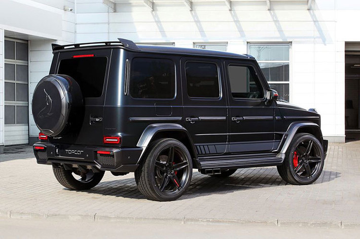 Dường như TopCar không động chạm gì tới hệ truyền động của G63, vì vậy, chiếc SUV vẫn sử dụng động cơ tăng áp kép V8 4.0 lít sản sinh công suất 577 mã lực và mô-men xoắn cực đại 849Nm.