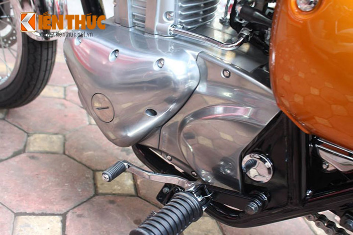 Phiên bản 2015 này vẫn sử dụng động cơ 250 phân khối nhưng được làm mới với thay đổi hành trình piston từ 66 mm lên 73 mm cho mô-men xoắn mạnh mẽ hơn.