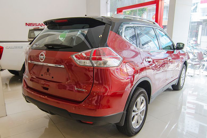 Tuy nhiên, theo tìm hiểu của PV điều đặc biệt là những chiếc xe X-Trail được khuyến mại lần hai này chỉ được bán tại đại lý Nissan Thanh Hoá. Đây là những chiếc xe lắp ráp năm 2016, còn tồn trong nhà máy TCIE tại Đà Nẵng. Phiên bản 2017 không được áp dụng chính sách giá này.