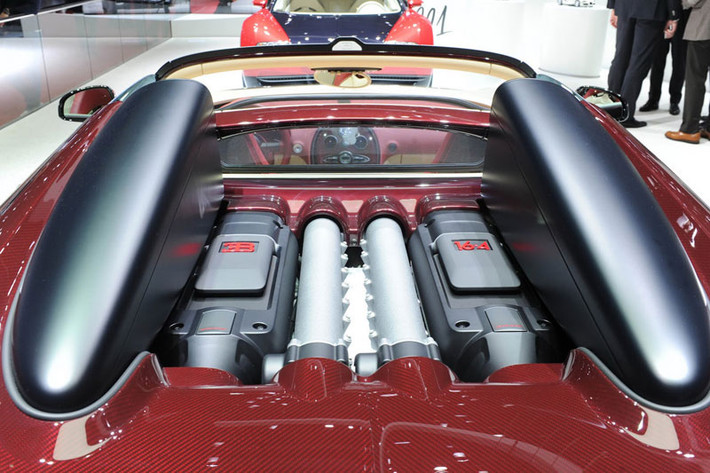 Grand Sport Vitesse La Finale có thể tăng tốc từ 0-100 km/h trong 2,5 giây và đạt vận tốc tối đa 408,84 km/h.