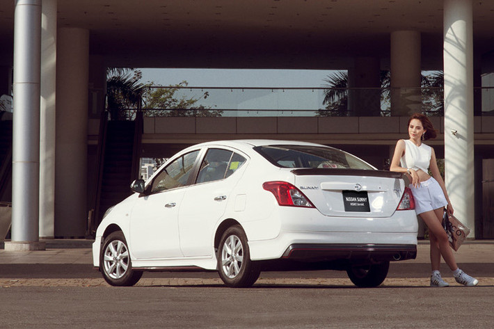 Ở phiên bản đang bán ra tại Việt Nam, Nissan Sunny được đánh giá là dòng xe mang tính thực tế cao và hướng về công năng sử dụng. Xe có kích thước tổng thể dài x rộng x cao (4.425 x 1.695 x 1.500mm), chiều dài cơ sở 2.590mm, khoảng sáng gầm xe 150mm.