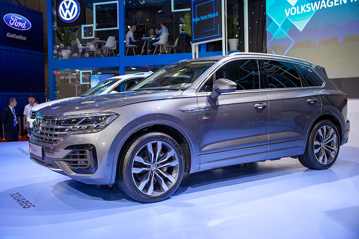 Toàn bộ sức mạnh của khối động cơ V-6 3.0L TFSI mới được truyền tới hệ thống dẫn động 4 bánh toàn thời gian 4MOTION thông qua hộp số tự động 8 cấp và bộ vi sai chống trượt giới hạn điện tử.