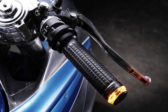 Về nguyên bản, cỗ máy L-Twin trứ danh của thương hiệu Ducati sẽ được hãng độ Indonesia giữ lại cùng với một phần của khung chính, trục sau, còn khung phụ và toàn bộ vóc dáng xe sẽ bị thay đổi hoàn toàn.