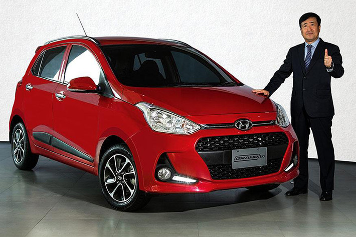 Thế hệ i10 hiện tại đã được Hyundai ra mắt lần đầu từ năm 2013, chính vì vậy mẫu xe cỡ nhỏ Hyundai i10 bản 2017 vừa được ra mắt chính thức tại thị trường Ấn Độ lần này được xem là bản nâng cấp lớn giữa vòng đời (facelift) của chiếc xe giá rẻ đắt khách này.