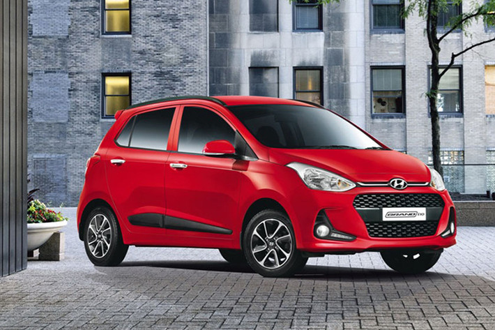 Tại thị trường Ấn Độ, mãi tới tháng 2/2017 này - hãng xe Hyundai mới ra mắt mẫu xe Grand i10 bản facelift 2017. Khác với mẫu xe Hyundai i10 từng ra mắt tại châu Âu, sự thay đổi của phiên bản tại Ấn Độ chỉ dừng lại ở cản trước và sau chứ không được "đẽo gọt" toàn bộ ngoại thất.