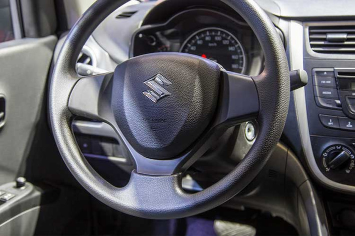 Tại thị trường Việt Nam, Suzuki Celerio sẽ được phân phối chỉ với phiên bản động cơ 1.0L, cho công suất 68 mã lực. Trong khi đó, các đối thủ Kia Morning, Hyundai Grand i10 hay Chevrolet Spark đều có phiên bản trang bị động cơ từ 1.2L (riêng Kia Morning là động cơ 1.25L), cho công suất lần lượt là 86 mã lực, 87 mã lực và 80 mã lực.
