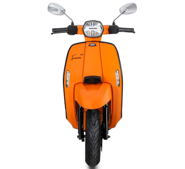 Trong thời gian sắp tới, hãng xe máy Lambretta còn dự định tung ra phiên bản chạy điện của của mẫu xe tay ga V-Special mới này. Hiện giá bán của Lambretta V-Special vẫn chưa được công bố. Chỉ biết rằng, nhiều khách hàng và nhà phân phối tỏ ra vô cùng thích thú với Lambretta V-Special nên đã đặt hàng từ trước.