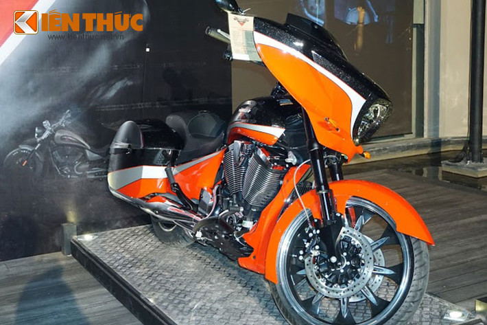 Hiện tại, Indian đang sở hữu tới 4 dòng sản phẩm bao gồm; Scout, Chief, Springfield và Roadmaster. So với "người anh em" Victory, những chiếc Indian đều có kiểu dáng cruiser phong cách cổ điển, nhã nhặn và đặc biệt là thiết kế cực kỳ độc đáo.