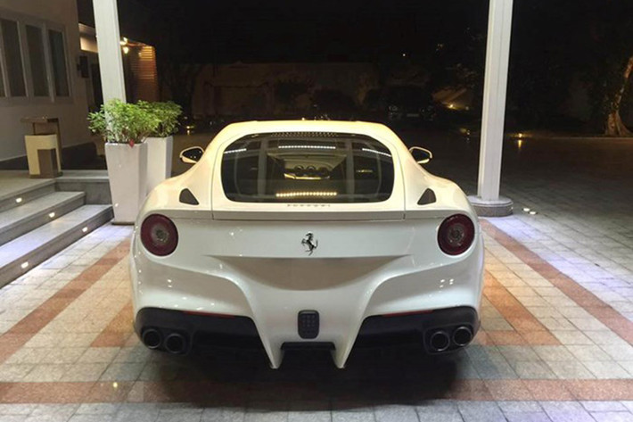 Ferrari F12berlinetta (hay F12 Berlinetta hoặc gọi tắt là F12) là siêu xe thay thế cho dòng 599 trước đây. Xe có cấu hình động cơ đặt trước và dẫn động bánh sau (cấu hình FMR).