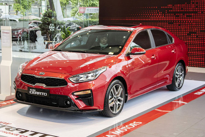Kia Cerato đã quay trở lại Top 10 xe bán chạy nhất tháng 10 năm 2019 với doanh số 912 xe bán ra, tính đến thời điểm này của năm 2019 mẫu xe của thương hiệu Hàn Quốc đạt 9.215 chiếc xuất xưởng. Hiện nay, Kia Cerato phiên bản cao cấp nhất mới được nâng cấp thêm một số trang bị với mức giá không đổi, hiện xe được bán ra từ 559-675 triệu đồng.