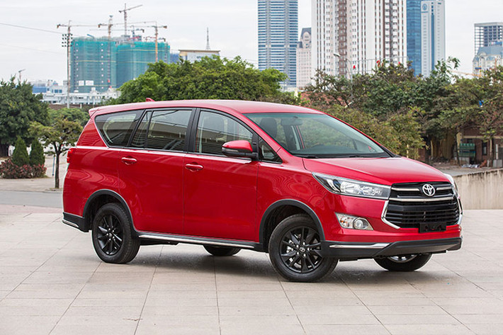 Toyota Innova chỉ có lượng xe xuất xưởng chưa bằng 1 nửa Mitsubishi Xpander trong cuộc đua doanh số thuộc phân khúc MPV tháng 10/2019. Theo đó, Toyota Innova bán được 1.077 chiếc và từ đầu năm 2019, lượng xe Innova bán ra đạt 9.926 chiếc rời đại lý. Hiện tại, Toyota Innova cũng là mẫu xe nằm trong chương trình ưu đãi chính hãng trong tháng 11 nhằm thúc đẩy tiêu dùng dịp cuối năm.