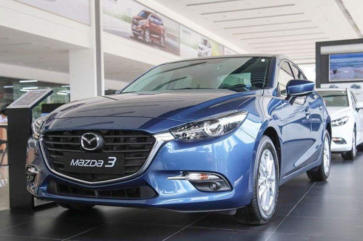 Mazda 3 vẫn đang là lựa chọn số 1 trong phân khúc xe hạng C tại Việt Nam trong tháng 10 với 1.001 chiếc được bán ra. Tính chung từ đầu năm, lượng xe Mazda 3 đã bán đạt 10.947 chiếc. Hiện tại, Mazda 3 2020 đã được ra mắt thị trường Việt Nam với việc bổ sung nhiều công nghệ mới cùng với đó mức giá đã tăng cao bậc nhất phân khúc xe hạng C.