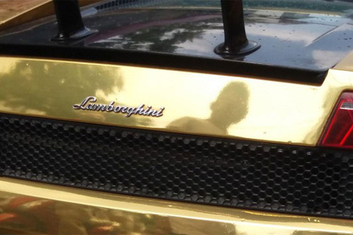Cùng với "người đồng hương" Ferrari, Lamborghini là thương hiệu siêu xe được nhiều người chơi xe ở Việt Nam yêu thích và lựa chọn. Những dòng xe nổi tiếng Gallardo, Aventador, Huracan của hãng siêu xe mang biểu tượng bò mộng này đều đã có mặt tại Việt Nam.