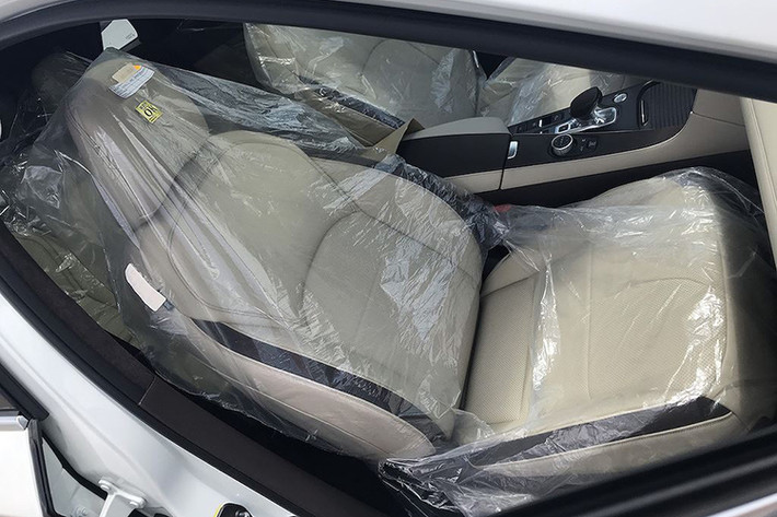 Theo thương hiệu xe sang Nhật Bản - Infiniti QX50 cũng được xem là mẫu xe SUV hạng sang đầu tiên trên thế giới được trang bị động cơ VC (Variable Compression) Turbo 2.0L. Động cơ này có khả năng thay đổi tỷ suất nén linh hoạt từ 8:1 (cho hiệu năng tối đa) đến 14:1 (tăng hiệu suất nhiên liệu).