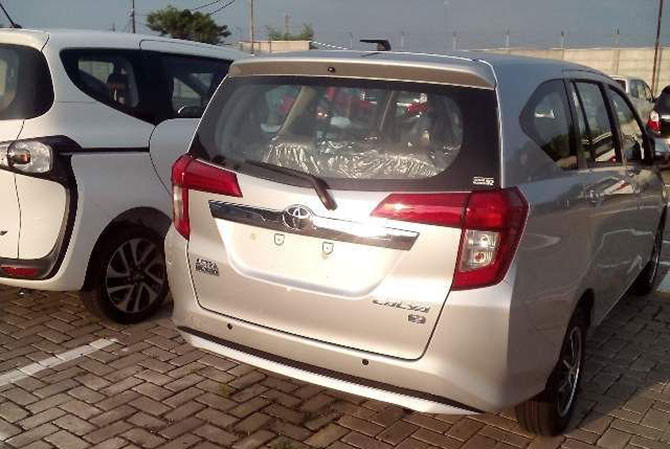 Thiết kế của MPV giá rẻ Calya được lấy cảm hứng từ Daihatsu UFC-3 Concept, Daihatsu Ayla và Daihatsu Xenia. Tren mẫu xe giá rẻ này còn sở hữu một số nét thiết kế giống với "người anh em" Innova thế hệ mới, đặc biệt là ở phần đuôi xe.