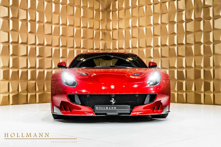 Gần đây, một chiếc Ferrari F12tdf được đại lý siêu xe nổi tiếng ở Đức, Hollman International chào bán các triệu phú trên thế giới với mức giá lên đến 795.000 Euro, hay 900.000 đô la (tương đương 21 tỷ đồng). Mức giá xe Ferrari F12tdf rao bán này gấp gần 3 lần giá khởi điểm của những chú "ngựa chồm" Ferrari F12tdf lúc mới ra mắt.