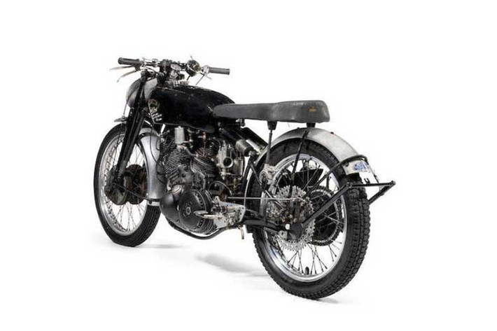 Trải qua 66 năm tồn tại, chiếc Vincent Black Lightning trong bài viết này chỉ mới đi được chỉ 8.587 km (5.336 dặm) tính theo ODO trên đồng hồ.