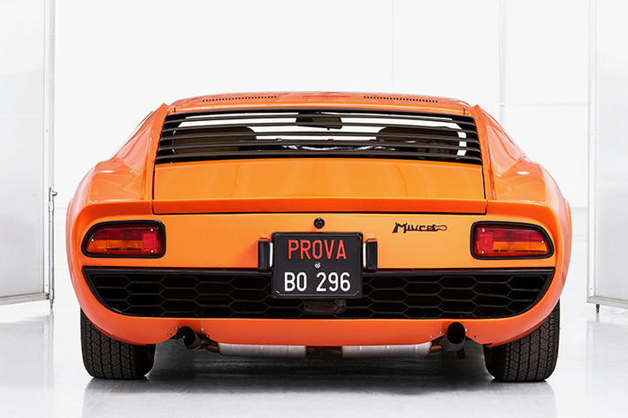 Được biết, sau khi quá trình quay phim "The Italian Job" kết thúc, Enzo Moruzzi đã lái chiếc xe quay trở lại nhà máy và rồi chiếc xe được gửi tới chủ nhân đầu tiên của nó, một người Ý ở Rome.