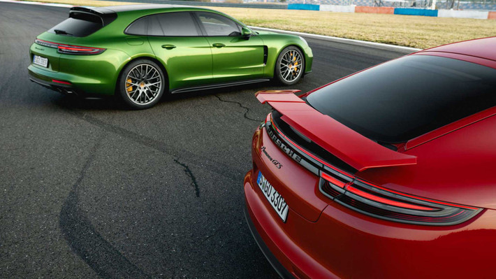 Porrsche Panamera GTS mới sẽ sở hữu khối động cơ tăng áp kép V8 4.0L Biturbo đạt công suất 460PS (338kW) từ 6.000-6.500v/ph và mô-men xoắn cực đại 620Nm tại dải tua 1.800-4.500v/ph. So với Panamera GTS mẫu cũ sử dụng động cơ V8 4.8L nạp khí tự nhiên.
