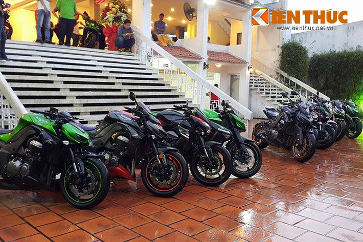 Dàn môtô Kawasaki Z1000 đời mới nhất so dáng tại buổi lễ sinh nhật.