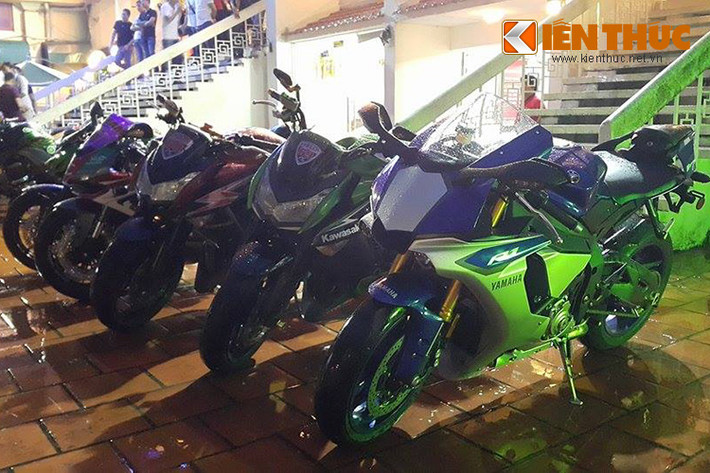 Siêu môtô đình đám trong thời gian vừa qua Yamaha R1 2015 cũng góp mặt tại sự kiện này.