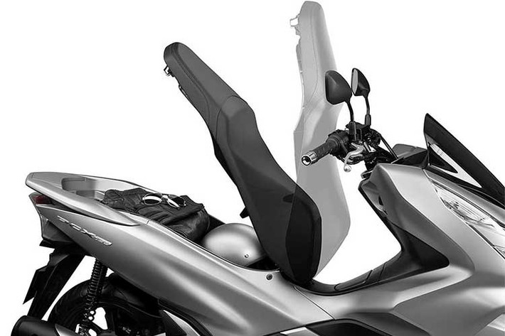 Dung tích cốp xe được tăng thêm 1 lít so với phiên bản trước (27 lít). Độ rộng tấm ốp thân xe được giữ nguyên, tay vịn chỗ ngồi sử dụng ống nhỏ hơn các phiên bản trước, kéo dài ra bên ngoài thân xe. Bên cạnh đó, ống phuộc sau cũng được đặt lại ở phía sau thân xe.
