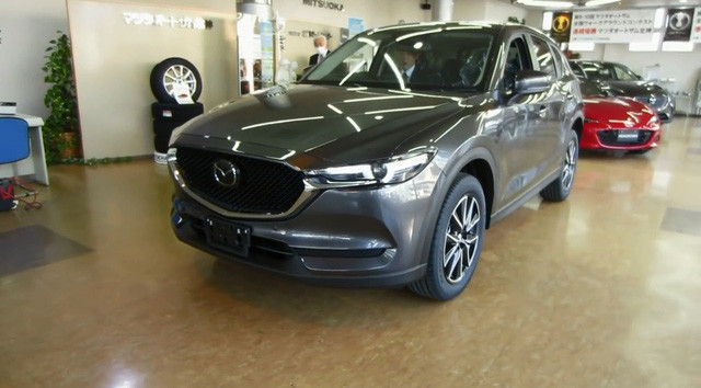 Thứ ba là động cơ diesel SkyActiv-D 4 xy-lanh, dung tích 2,2 lít dành cho 3 bản XD, XD Proactive và XD LPackage. Động cơ tạo ra công suất tối đa 175 mã lực và mô-men xoắn cực đại 420 Nm đồng thời tiêu thụ lượng nhiên liệu trung bình 18 km/lít, tương đương 5,55 lít/100 km. Các động cơ sẽ kết hợp với hộp số sàn hoặc tự động 6 cấp.