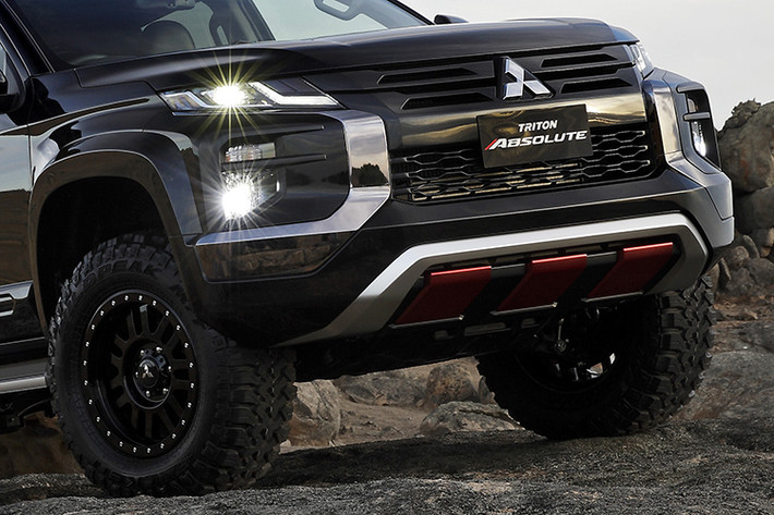 Theo như bản đăng ký nhãn hiệu mà hãng xe ôtô Mitsubishi đã nộp thì họ dự tính sẽ sản xuất thêm hai biến thể mới của Triton dựa trên Triton Absolute, nhưng cả hai sẽ không giống nhau.