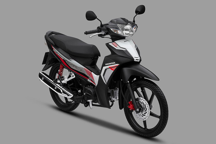 Nâng cấp cuối cùng ở Honda Blade phiên bản mới là mặt đồng hồ được thiết kế và bố trí lại, giúp hiển thị đầy đủ và hợp lý hơn các thông số như vận tốc, hành trình và lượng xăng, qua đó giúp người dùng thuận tiện hơn trong việc quan sát và vận hành.