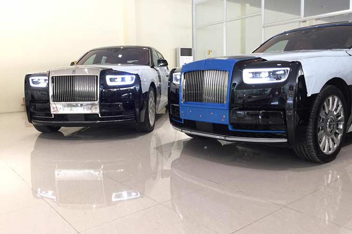 Sức mạnh được truyền tới bánh thông qua hộp số tự động 8 cấp với công nghệ "hỗ trợ vệ tinh" khi sang số, nhờ đó, Rolls-Royce Phantom thế hệ thứ 8 có thể tăng tốc từ vị trí xuất phát lên 100 km/h chỉ trong thời gian 5,3 giây, nhanh hơn 0,4 giây so với thế hệ cũ.