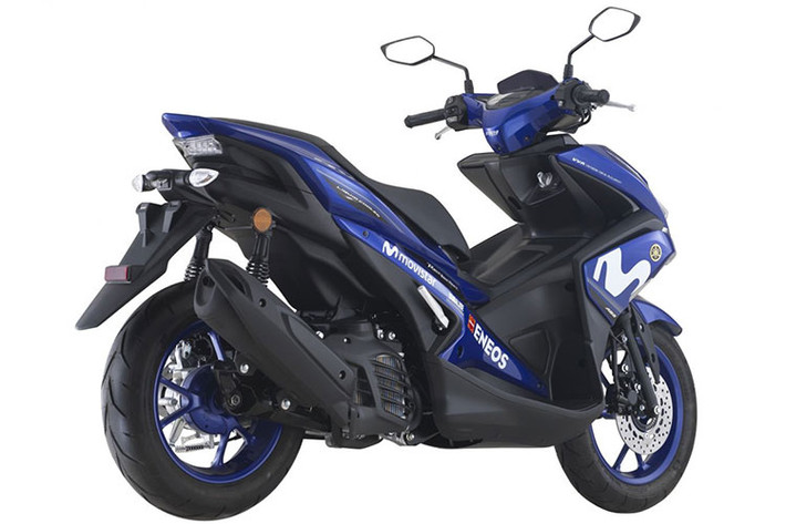 Hệ thống treo là phuộc ống lồng ở phía trước và giảm xóc đôi điều chỉnh tải ở phía sau. Với bộ mâm 14 inch 3 chấu kép, Yamaha NVX 155 GP Edition 2018 được trang bị phanh đĩa thủy lực duy nhất ở phía trước và phanh tang trống ở phía sau.