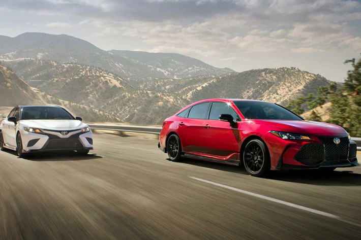 Sau những hình ảnh rò rỉ được đăng lên mạng xã hội cách đây không lâu, cặp đôi Toyota Camry và Avalon TRD 2019 đã chính thức ra mắt trước thềm triển lãm Ô tô Los Angeles 2018 diễn ra vào cuối tháng này.