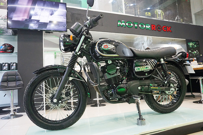 Đại lý ủy quyền chính thức Kawasaki taị TP HCM vừa có buổi giới thiệu mẫu xe Kawasaki W175 2019 được chính nhà phân phối này nhận góp ý từ khách hàng cùng lên ý tưởng trong 15 ngày và đặt tên cho chiếc xe này là Kawasaki W175 2019 Motorrock Limited Edition.