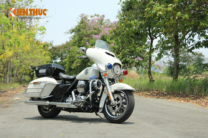 Còn Electra Glide Ultra – Phiên bản Police hiện cũng có giá trên 1tỷ đồng tại Việt Nam.