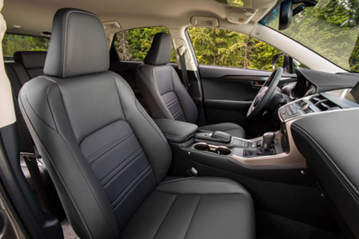 Trang bị an toàn của Lexus NX 200t có 8 túi khí.