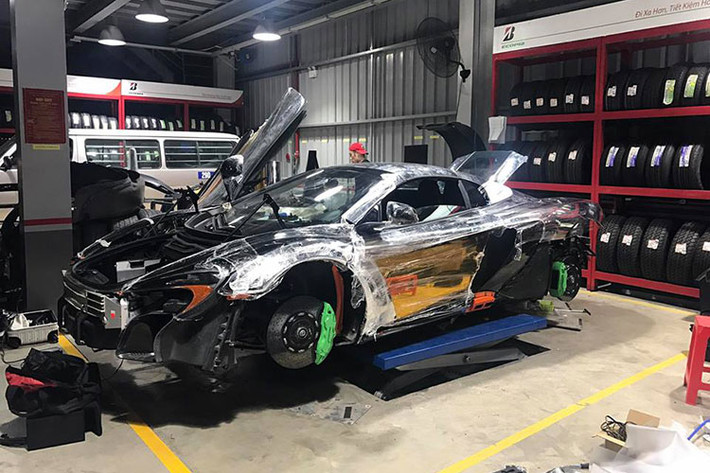 Như vậy, đây là chiếc siêu xe thứ 4 tại Việt Nam được chủ nhân cho độ lại theo phong cách Liberty Walk đến từ Nhật Bản. Những siêu phẩm trước đó là Ferrari 458 Italia, 488 GTB và bản độ giới hạn Lamborghini Aventador Limited Edition 50 của người yêu xe tại Vũng Tàu.
