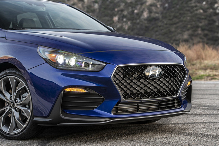 Những thay đổi ngoại hình được hãng xe ôtô Hyundai lấy cảm hứng trực tiếp từ chiếc Hyundai i30N, bao gồm cánh lướt gió phía trước thấp hơn cho hiệu quả khí động học tốt hơn.