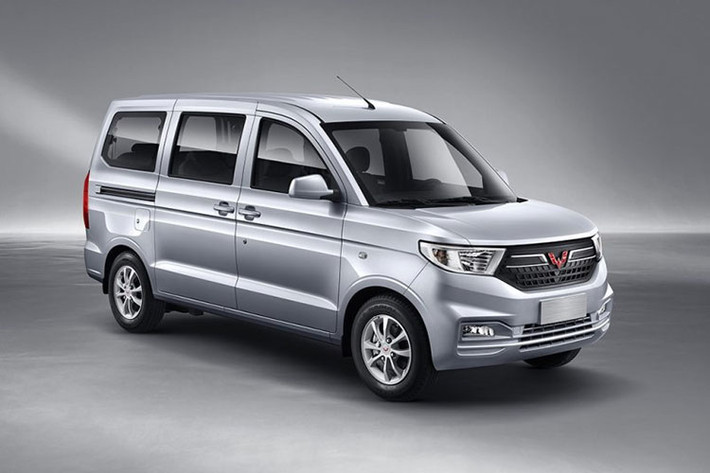 Nói đến xe bán chạy nhất tại thị trường Trung Quốc, nhiều người có thể tưởng đó là sản phẩm của những thương hiệu nội địa lớn như Geely, BAIC hay BYD. Thế nhưng, trên thực tế, mẫu xe được người tiêu dùng tại đây ưa chuộng nhất lại là Hongguang - mẫu xe MPV 7 chỗ siêu rẻ của liên doanh SAIC-GM-Wuling.