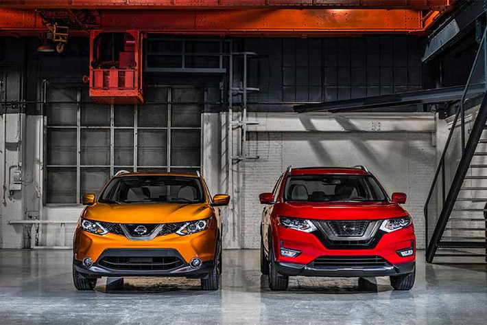 Mẫu xe Nissan Rogue Sport có chiều dài tổng thể ngắn hơn so với Rogue. Mẫu xe này cạnh tranh trong phân khúc subcompact-SUV. Khối động cơ 2.0 lít, 141 mã lực tiêu tốn 10,9 lít/100 km. Tiếng ồn cabin không quá lớn nếu so với một chiếc SUV cỡ nhỏ.