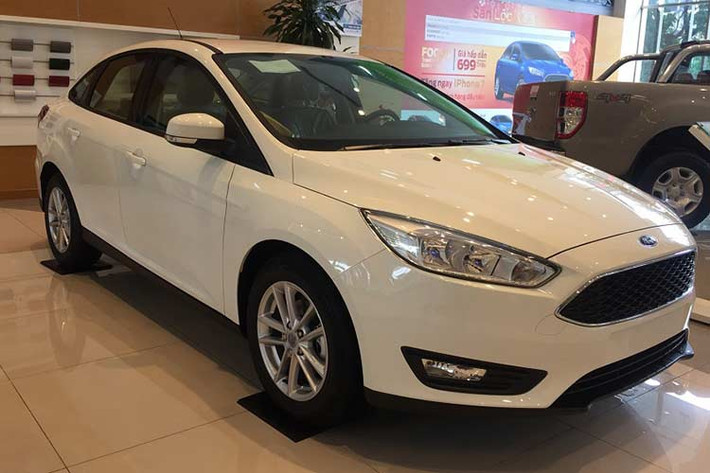 Hiện tại, Ford đang phân phối xe Focus với 4 loại, gồm Trend sedan, Trend hatchback, Titanium sedan và S hatchback. Phiên bản Titanium và S vẫn duy trì từ năm 2015 đến nay, còn bản Trend được nâng cấp động cơ EcoBoost từ tháng 1/2017. Thế hệ mới nhất 2019 của mẫu xe này hiện cũng đã ra mắt thị trường thế giới.
