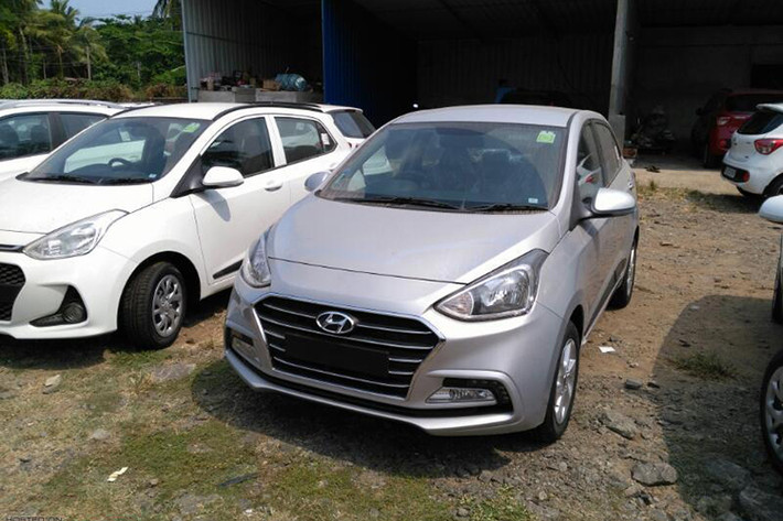 Thứ hai là động cơ diesel 3 xy-lanh, dung tích 1,2 lít, có công suất tối đa 75 mã lực tại vòng tua máy 4.000 vòng/phút và mô-men xoắn cực đại 190 Nm tại dải vòng tua từ 1.750 - 2.250 vòng/phút. Động cơ này chỉ kết hợp với hộp số sàn 5 cấp. Mức giá của mẫu xe này sẽ được công bố vào ngày ra mắt tới đây, nhưng chắc chắn nó sẽ không cao hơn quá nhiều so với bản hiện tại đang bán ra tại Việt Nam khoảng hơn 400 triệu đồng.